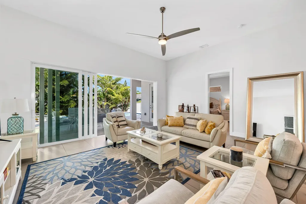 811 108th Avenue N Naples FL 34108