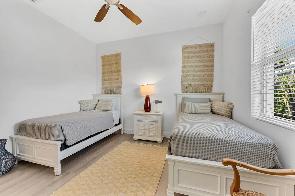 811 108th Avenue N Naples FL 34108