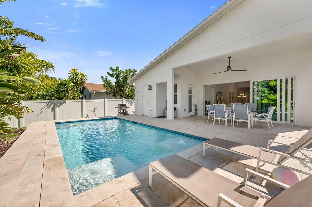 811 108th Avenue N Naples FL 34108