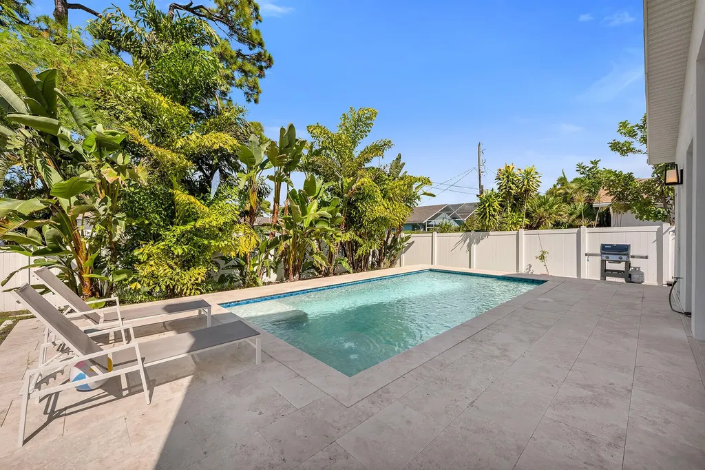 811 108th Avenue N Naples FL 34108