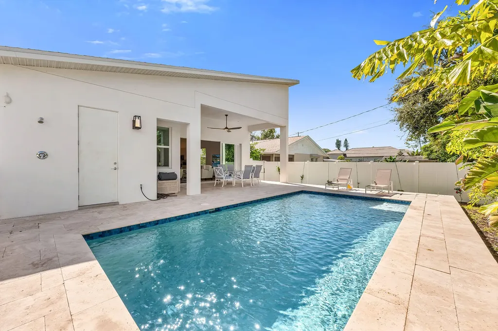 811 108th Avenue N Naples FL 34108