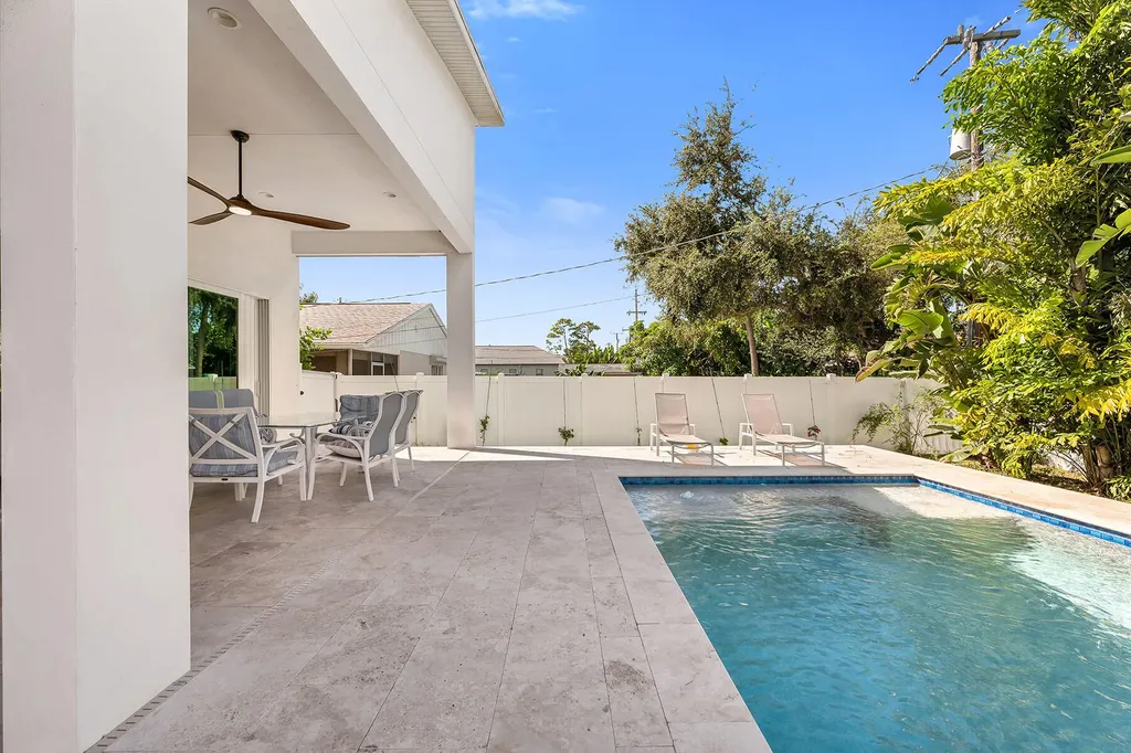 811 108th Avenue N Naples FL 34108