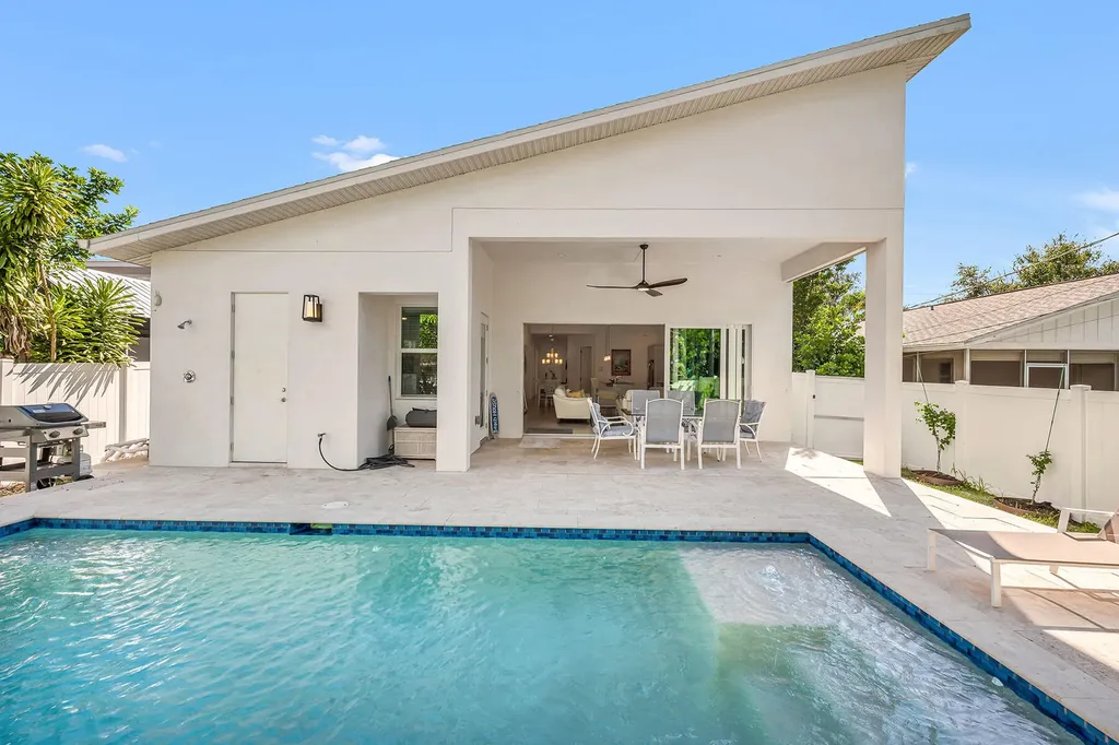 811 108th Avenue N Naples FL 34108