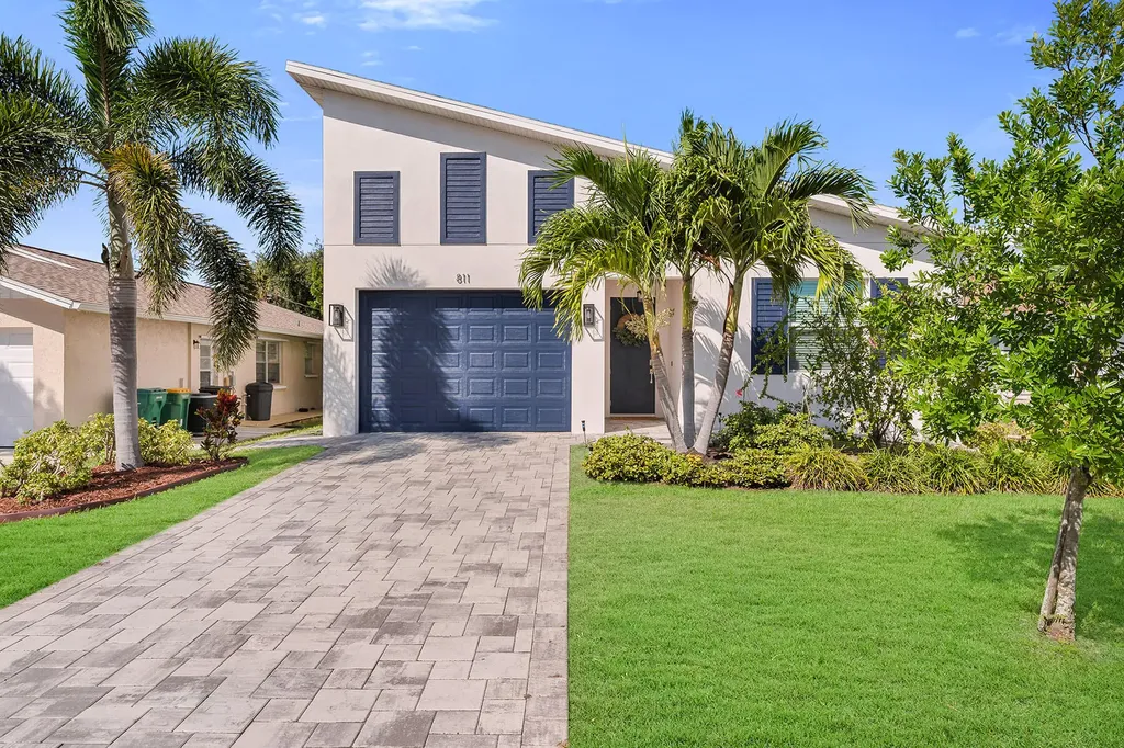 811 108th Avenue N Naples FL 34108