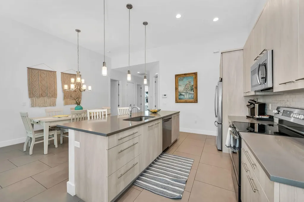 811 108th Avenue N Naples FL 34108