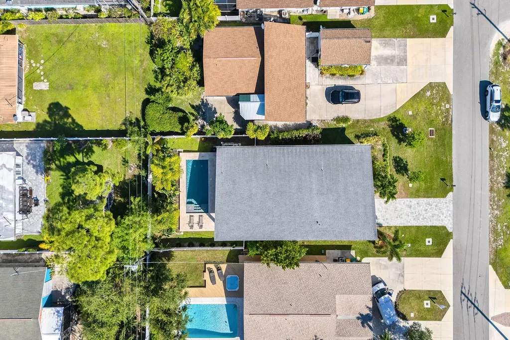 811 108th Avenue N Naples FL 34108