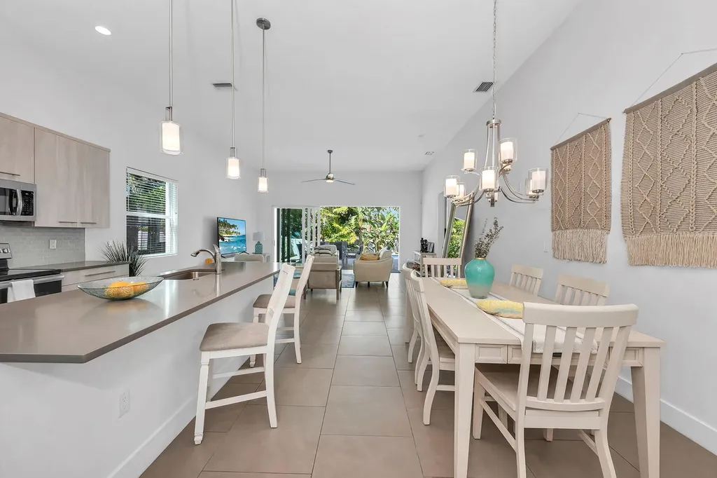 811 108th Avenue N Naples FL 34108