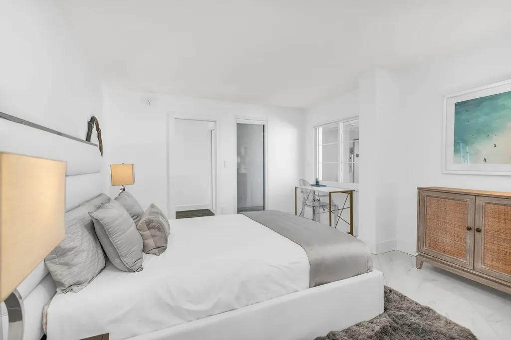 3443 Gulf Shore Boulevard N Naples FL 34103