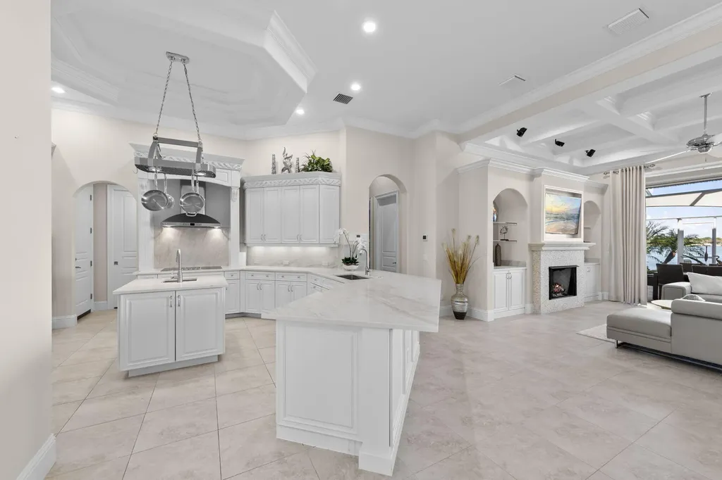 798 S Barfield Drive Marco Island FL 34145