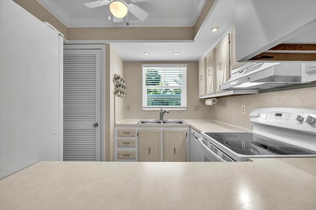 325 Charlemagne Boulevard Naples FL 34112