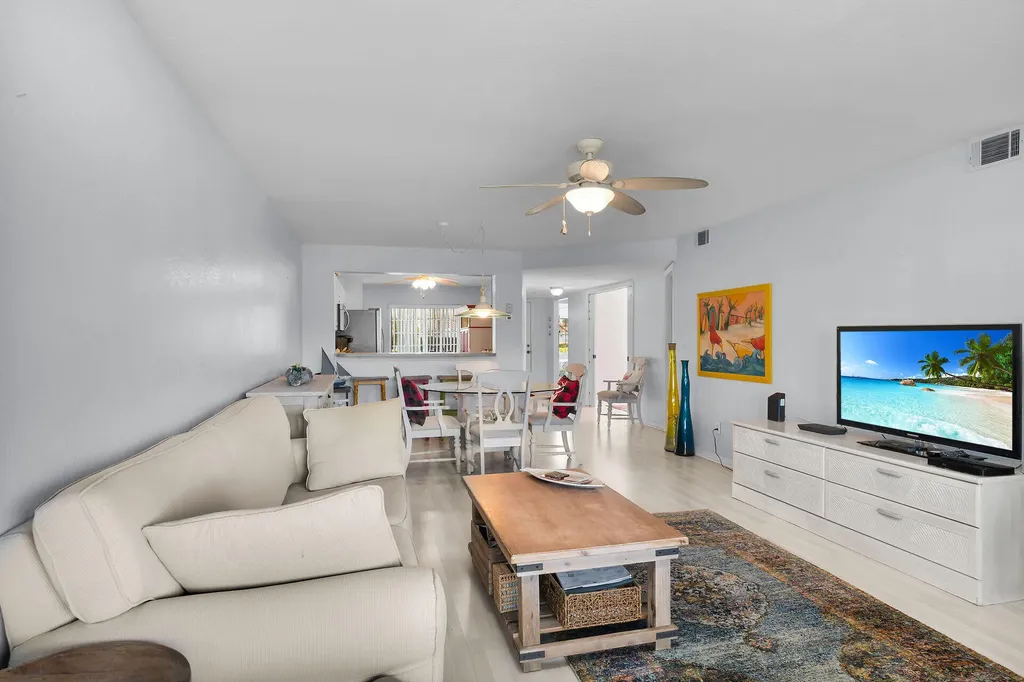 409 Gabriel Circle Naples FL 34104