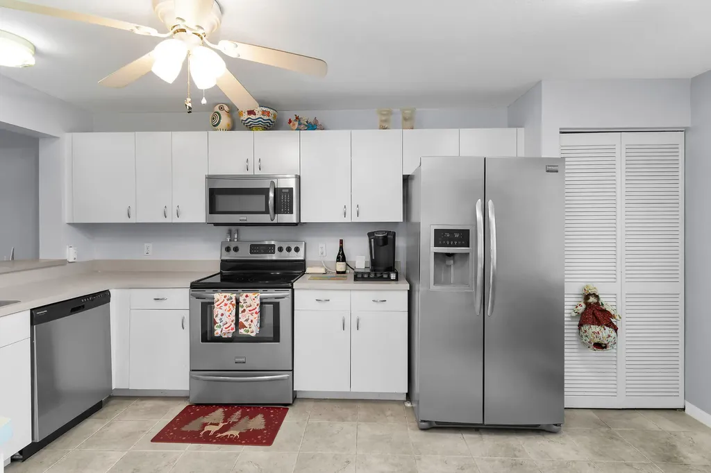 409 Gabriel Circle Naples FL 34104