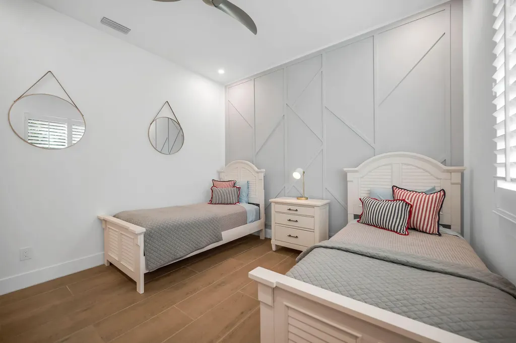 789 109th Avenue N Naples FL 34108