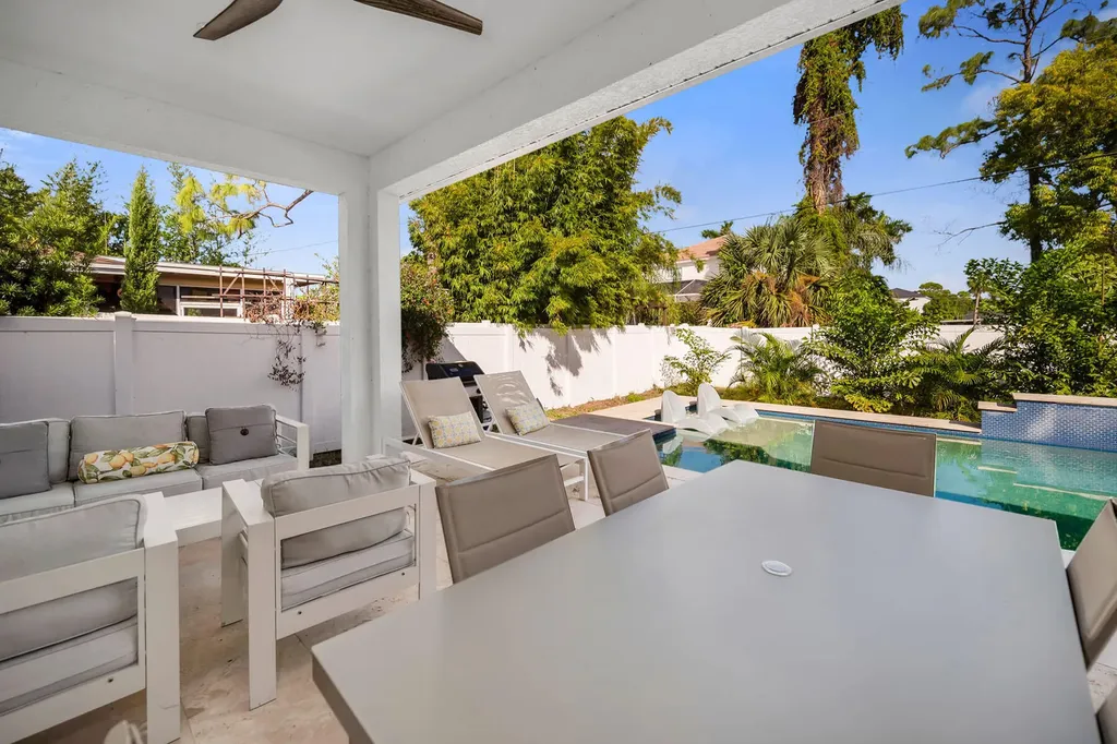 789 109th Avenue N Naples FL 34108