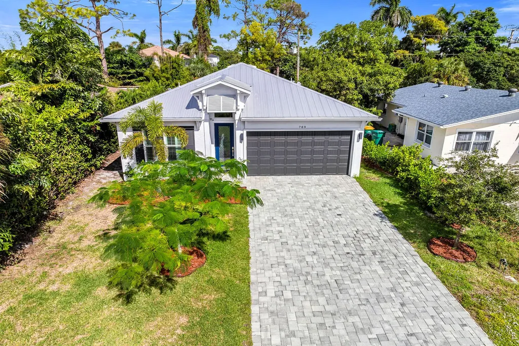 789 109th Avenue N Naples FL 34108