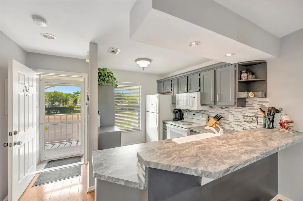 1315 Mainsail Drive Naples FL 34114