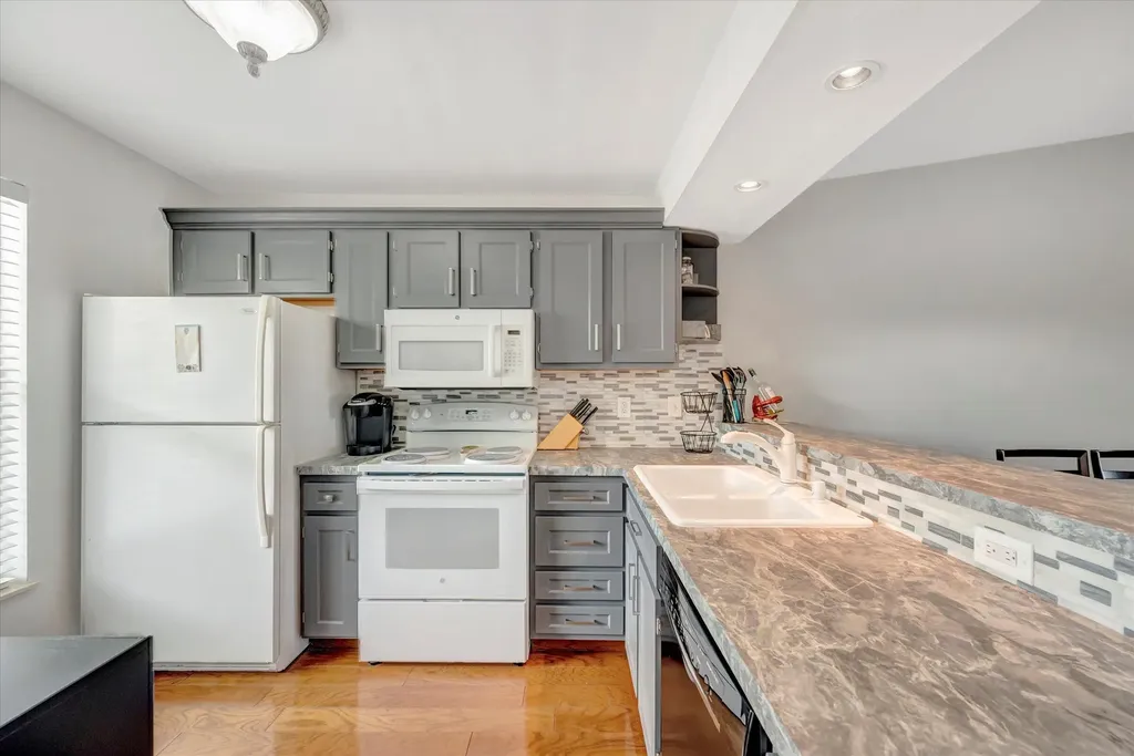 1315 Mainsail Drive Naples FL 34114