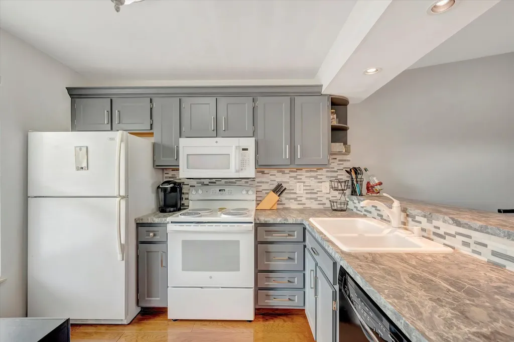 1315 Mainsail Drive Naples FL 34114