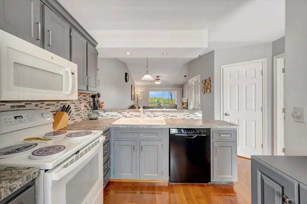 1315 Mainsail Drive Naples FL 34114