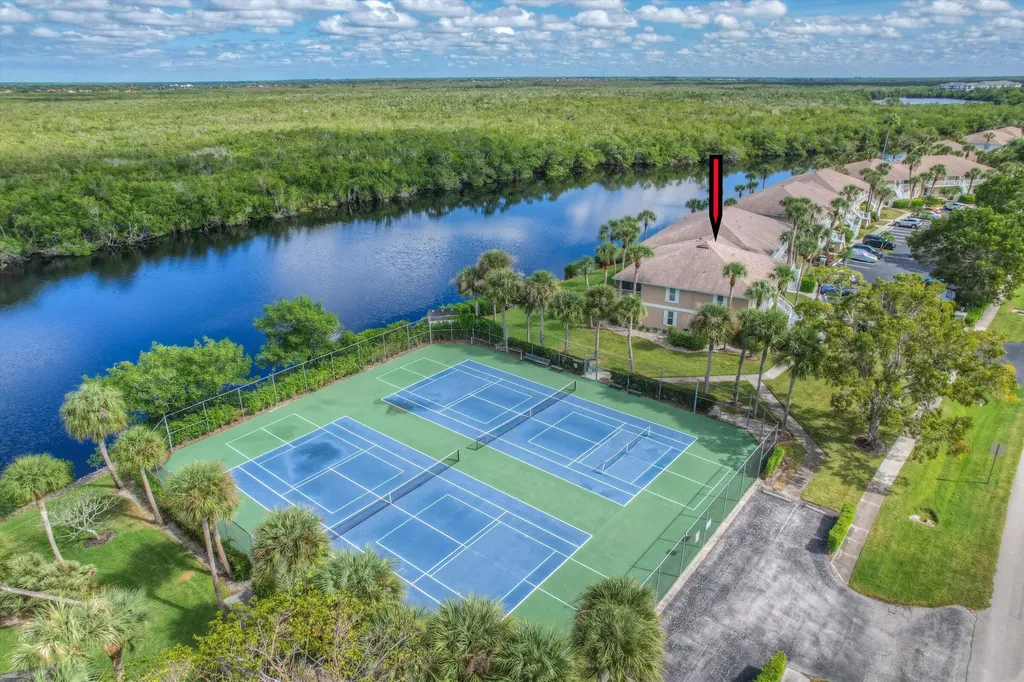 1315 Mainsail Drive Naples FL 34114