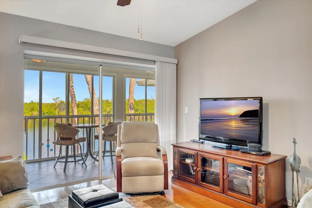 1315 Mainsail Drive Naples FL 34114