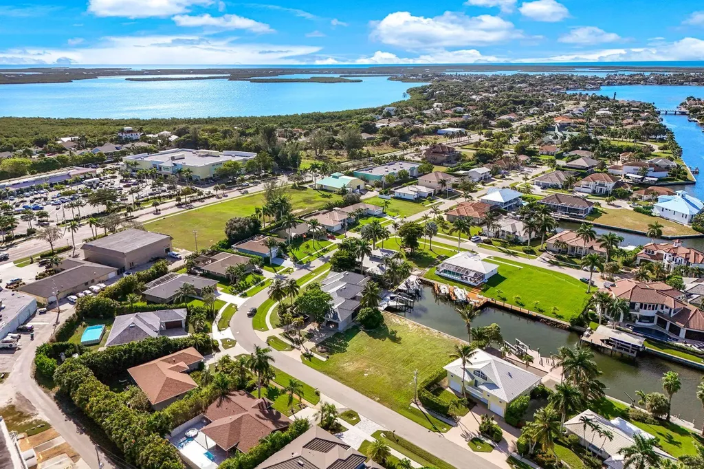 128 S Bahama Avenue Marco Island FL 34145