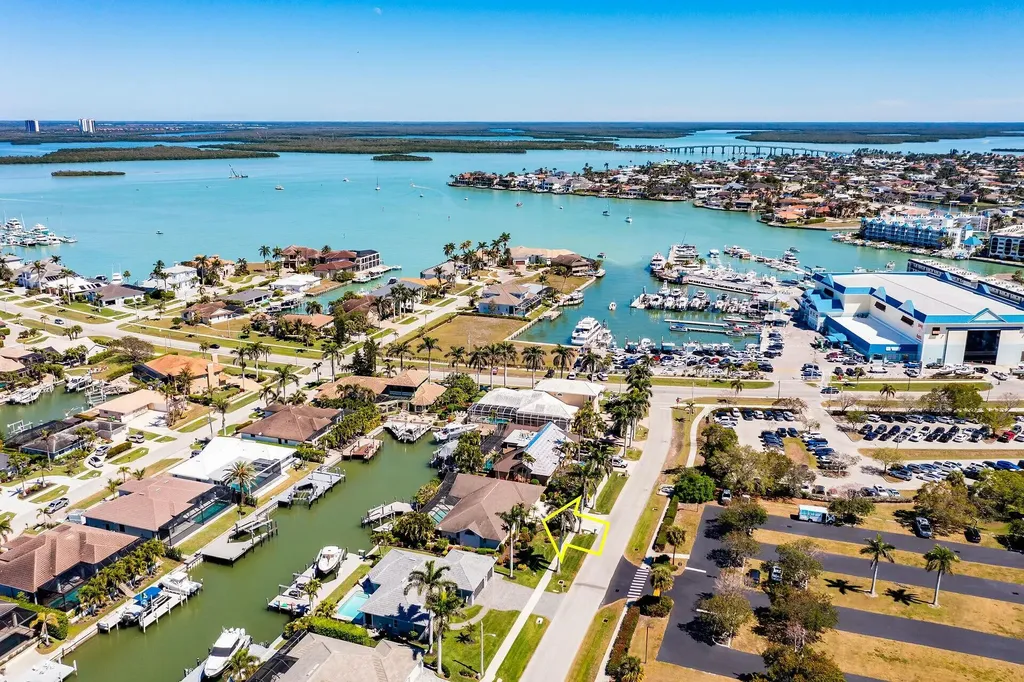 828 Giralda Court Marco Island FL 34145