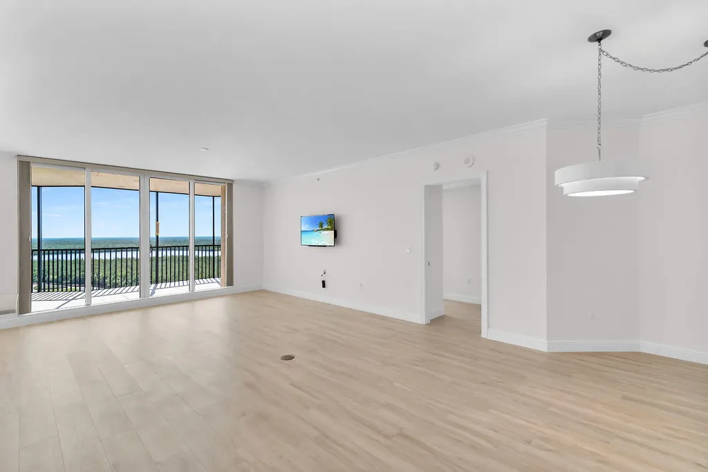 1060 Borghese Lane Naples FL 34114