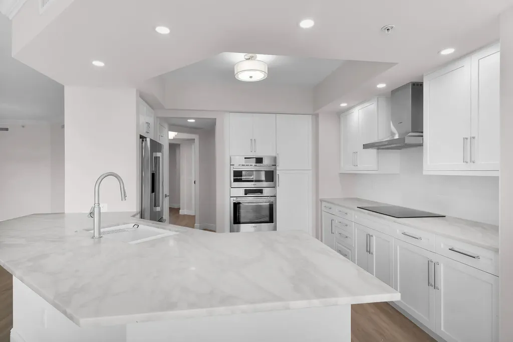 1060 Borghese Lane Naples FL 34114