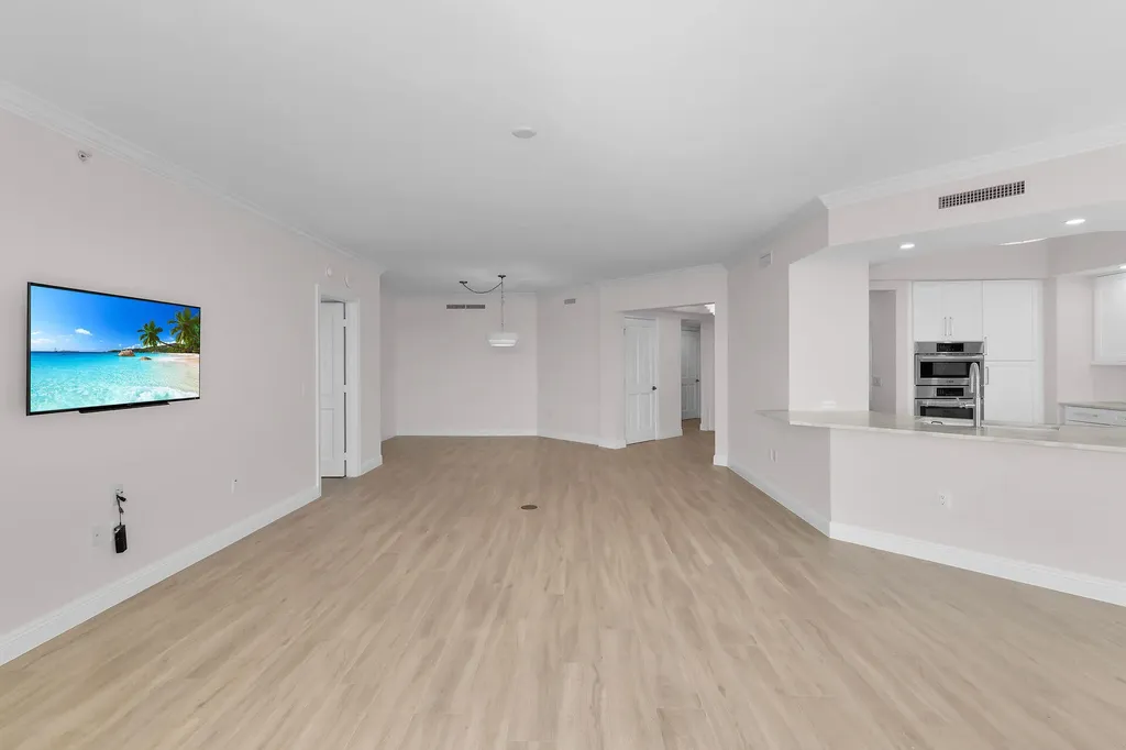 1060 Borghese Lane Naples FL 34114