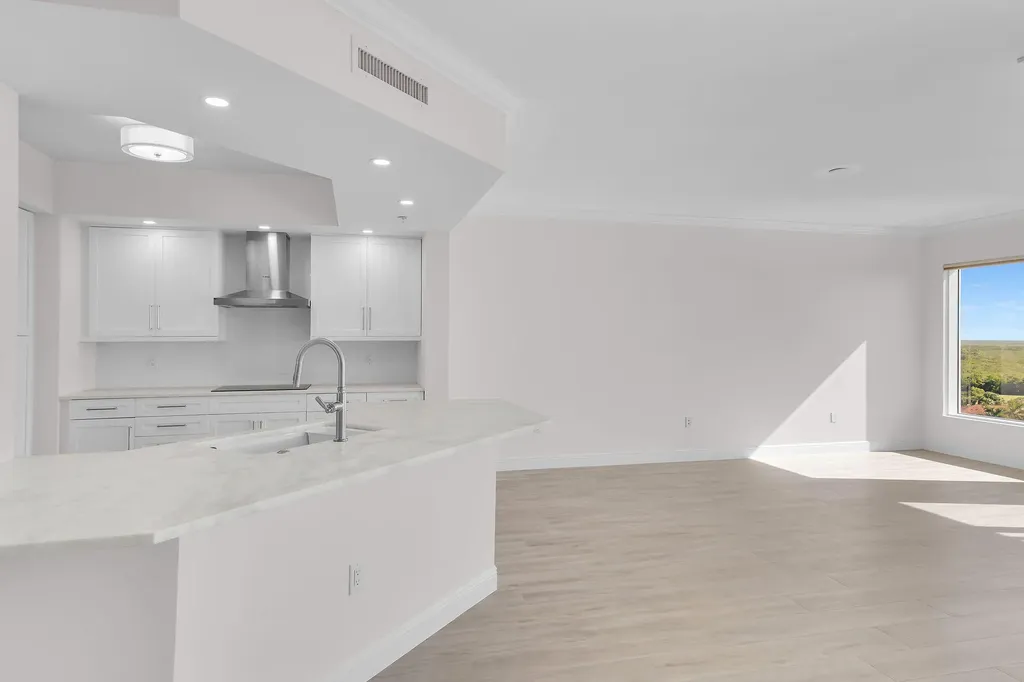 1060 Borghese Lane Naples FL 34114