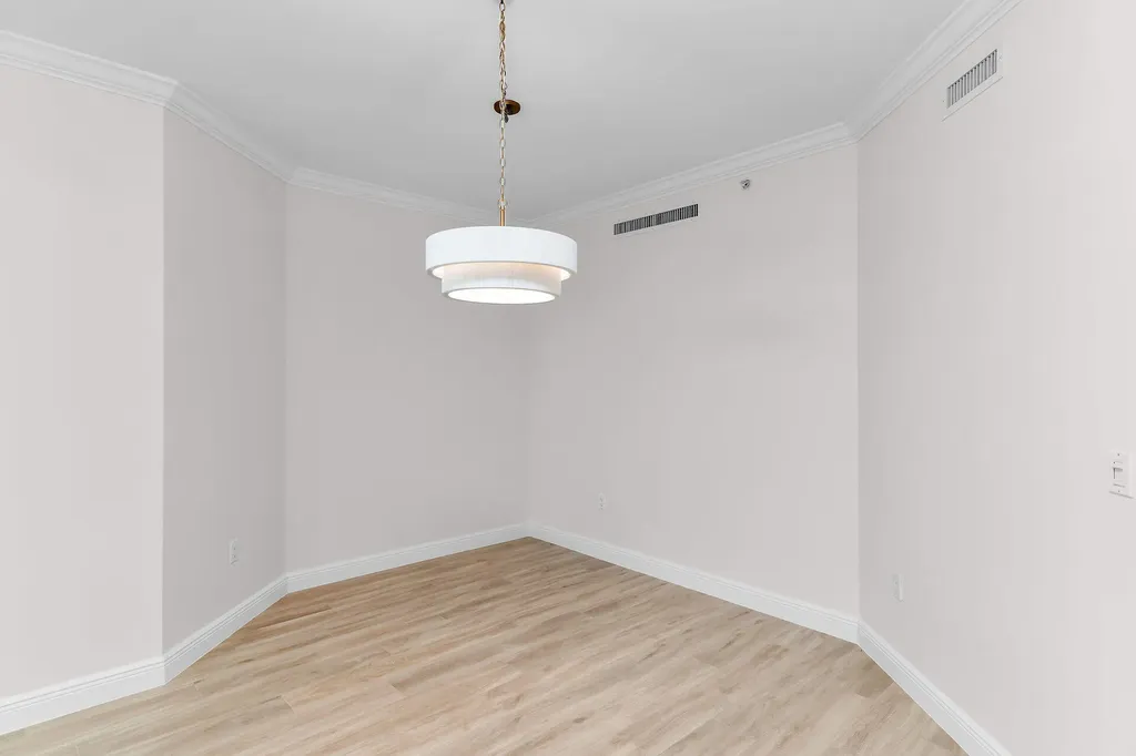 1060 Borghese Lane Naples FL 34114