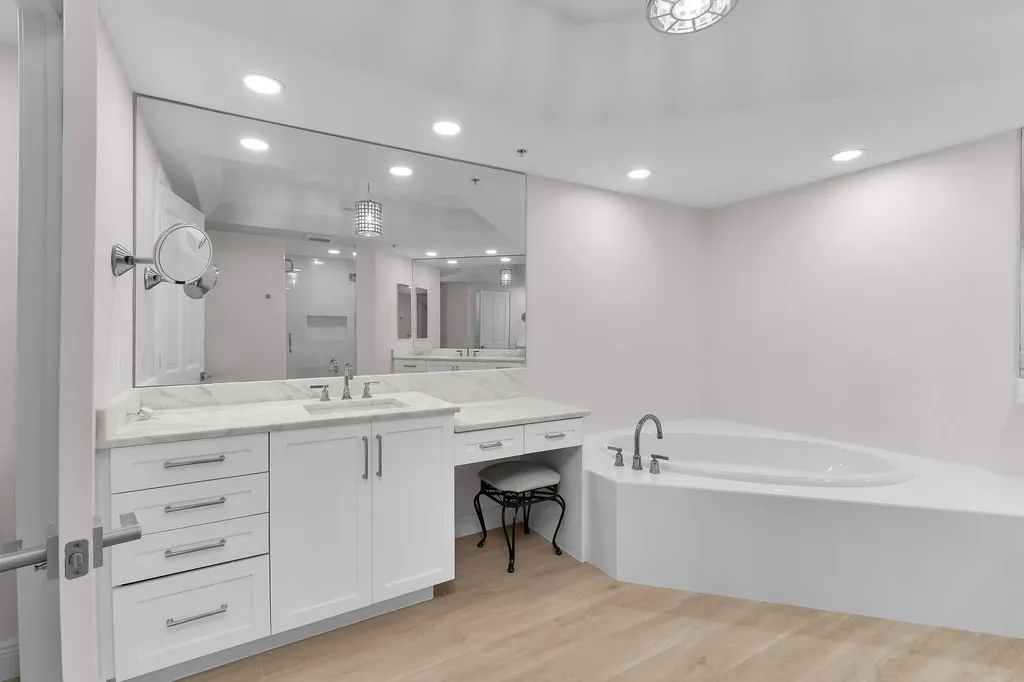 1060 Borghese Lane Naples FL 34114