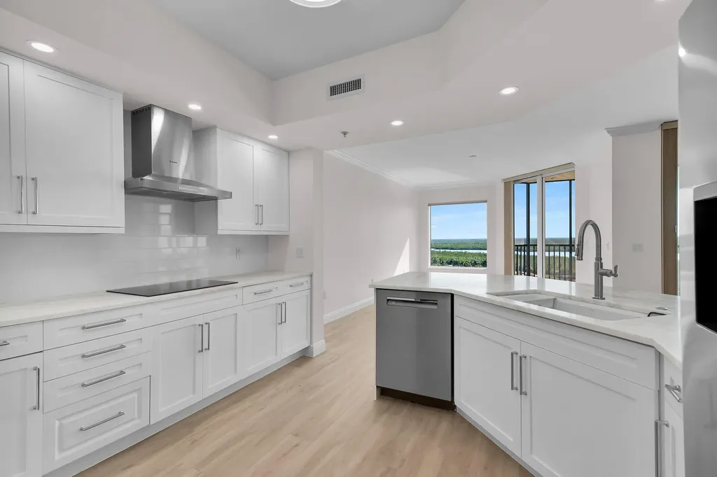 1060 Borghese Lane Naples FL 34114