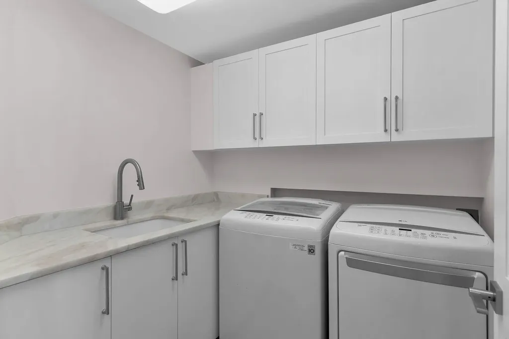 1060 Borghese Lane Naples FL 34114