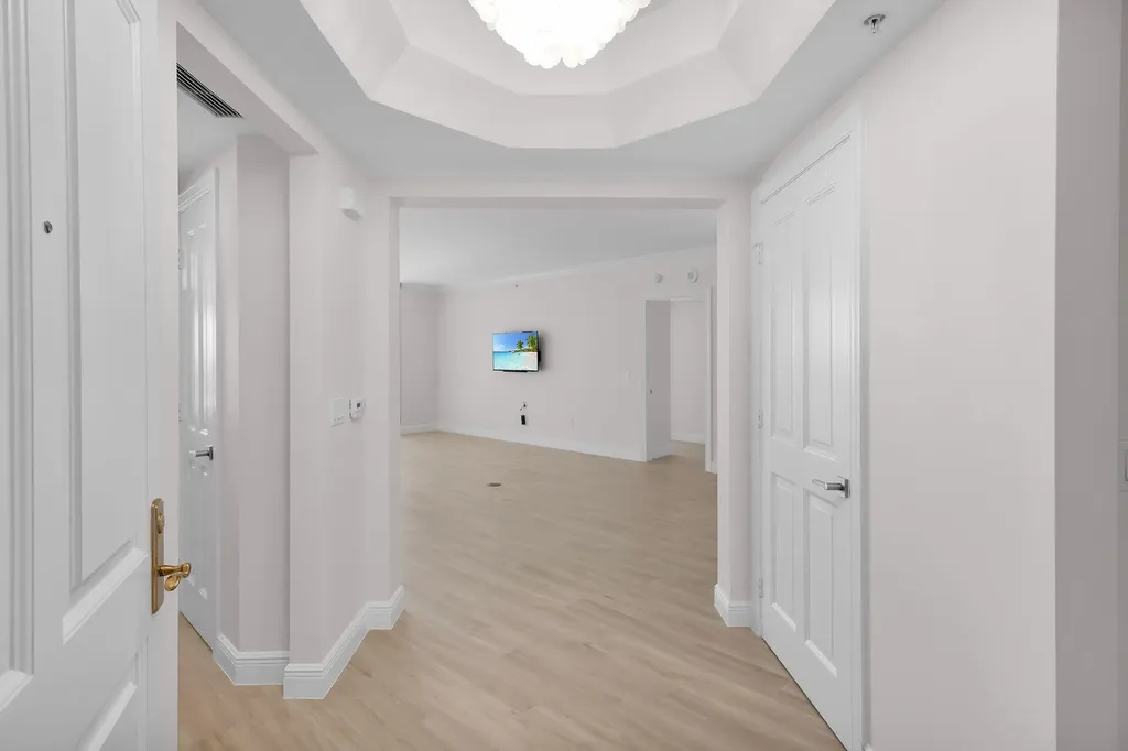 1060 Borghese Lane Naples FL 34114