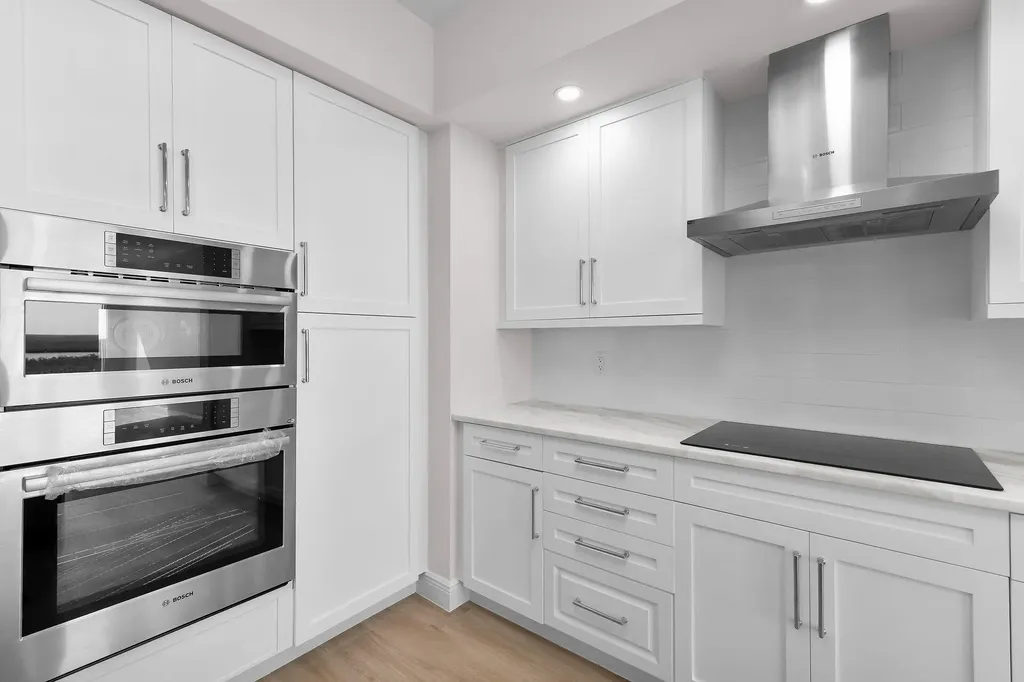 1060 Borghese Lane Naples FL 34114