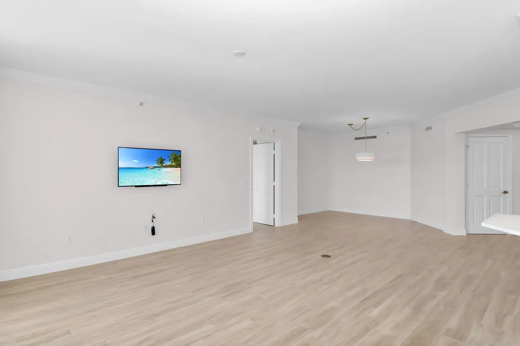 1060 Borghese Lane Naples FL 34114