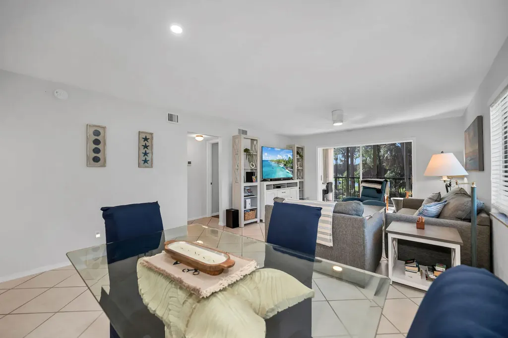 228 Fox Glen Drive Naples FL 34104