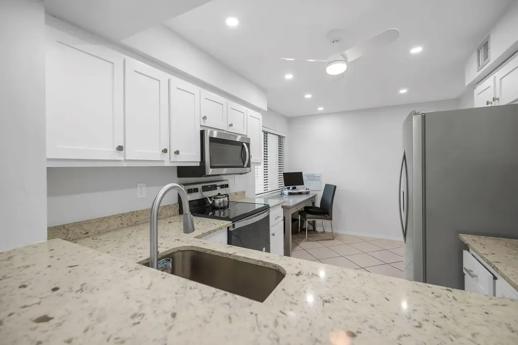 228 Fox Glen Drive Naples FL 34104