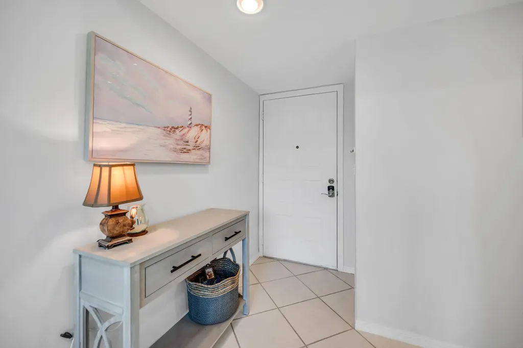 228 Fox Glen Drive Naples FL 34104