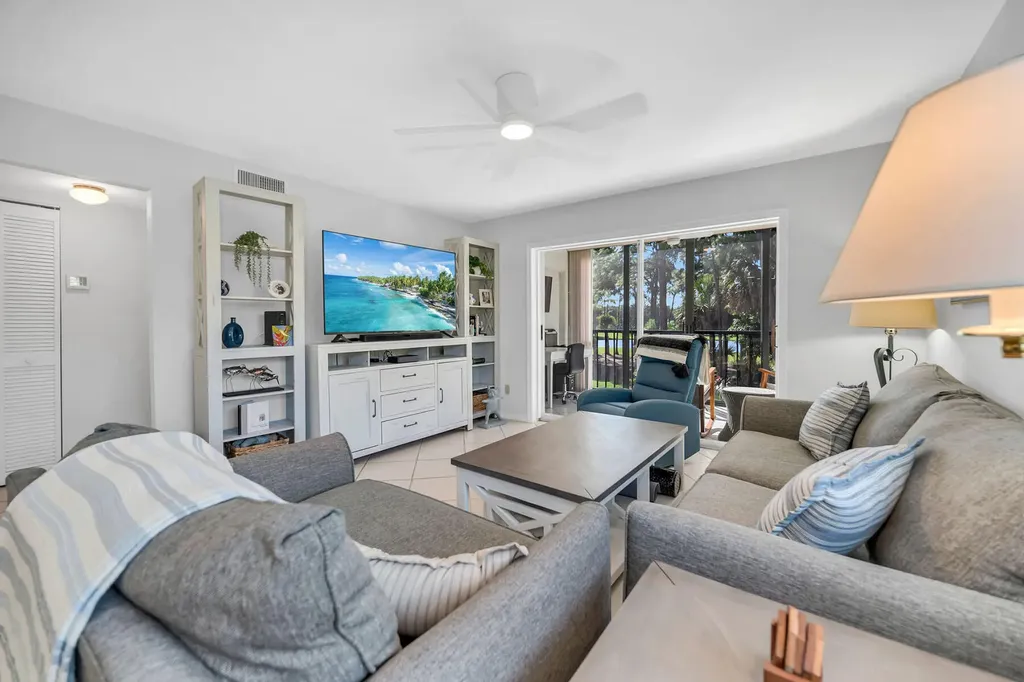 228 Fox Glen Drive Naples FL 34104