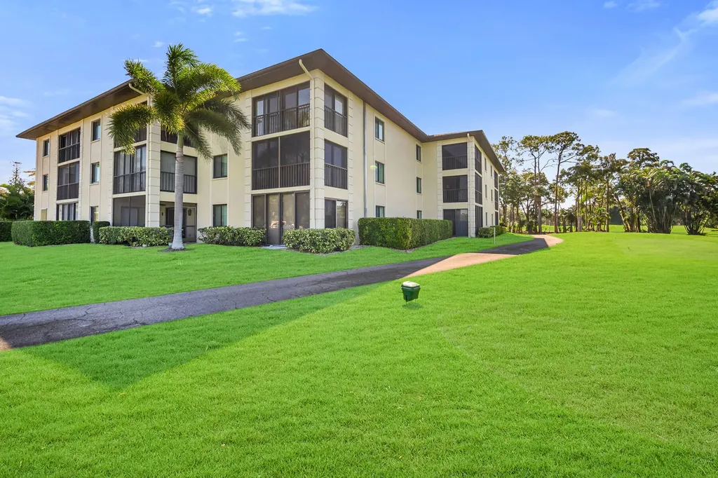 228 Fox Glen Drive Naples FL 34104