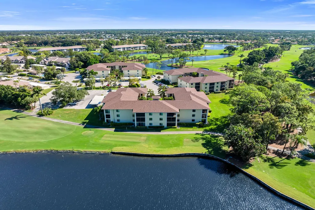 228 Fox Glen Drive Naples FL 34104