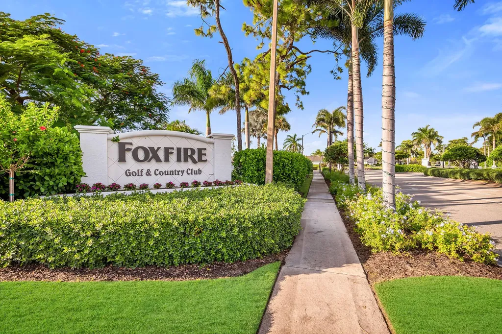 228 Fox Glen Drive Naples FL 34104