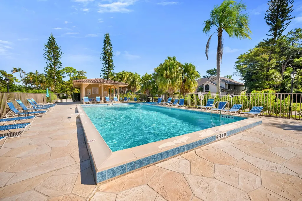 228 Fox Glen Drive Naples FL 34104