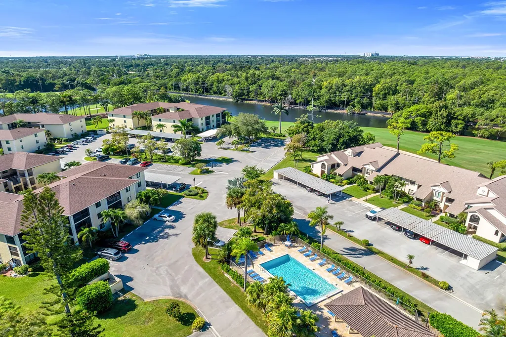 228 Fox Glen Drive Naples FL 34104