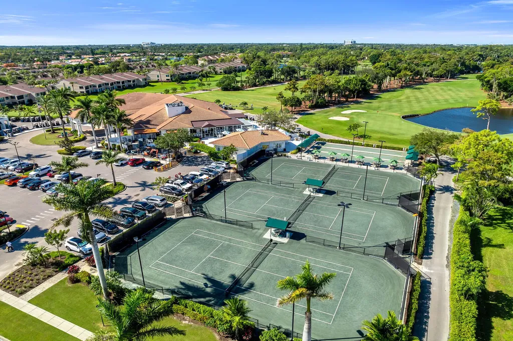 228 Fox Glen Drive Naples FL 34104