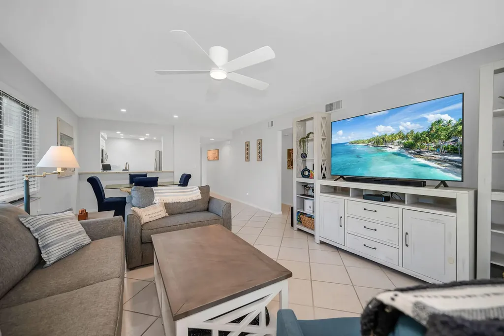 228 Fox Glen Drive Naples FL 34104