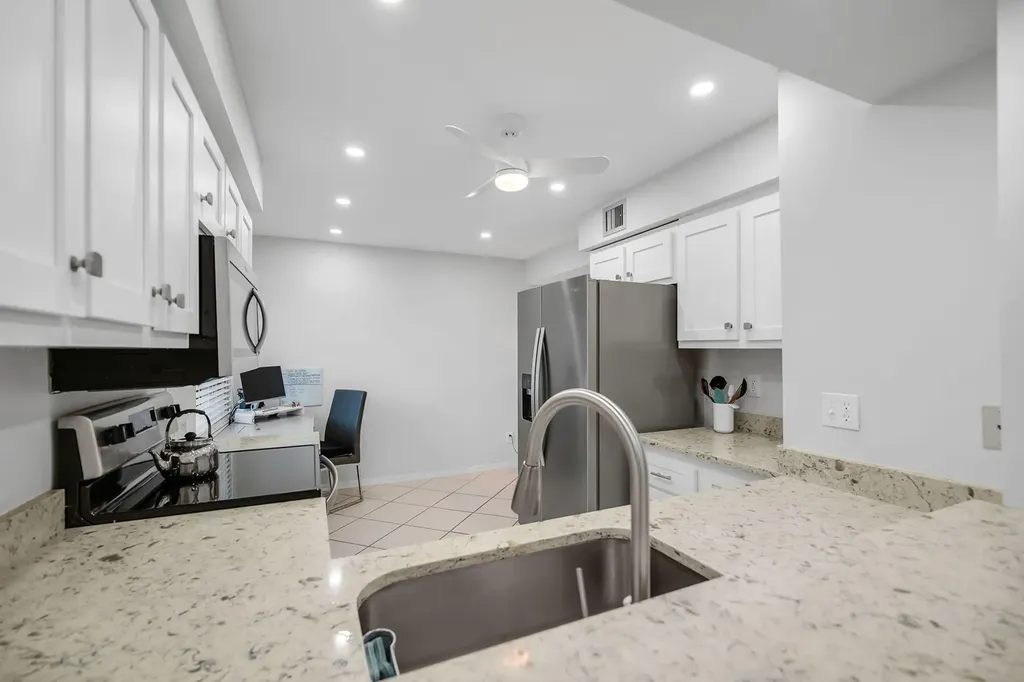 228 Fox Glen Drive Naples FL 34104